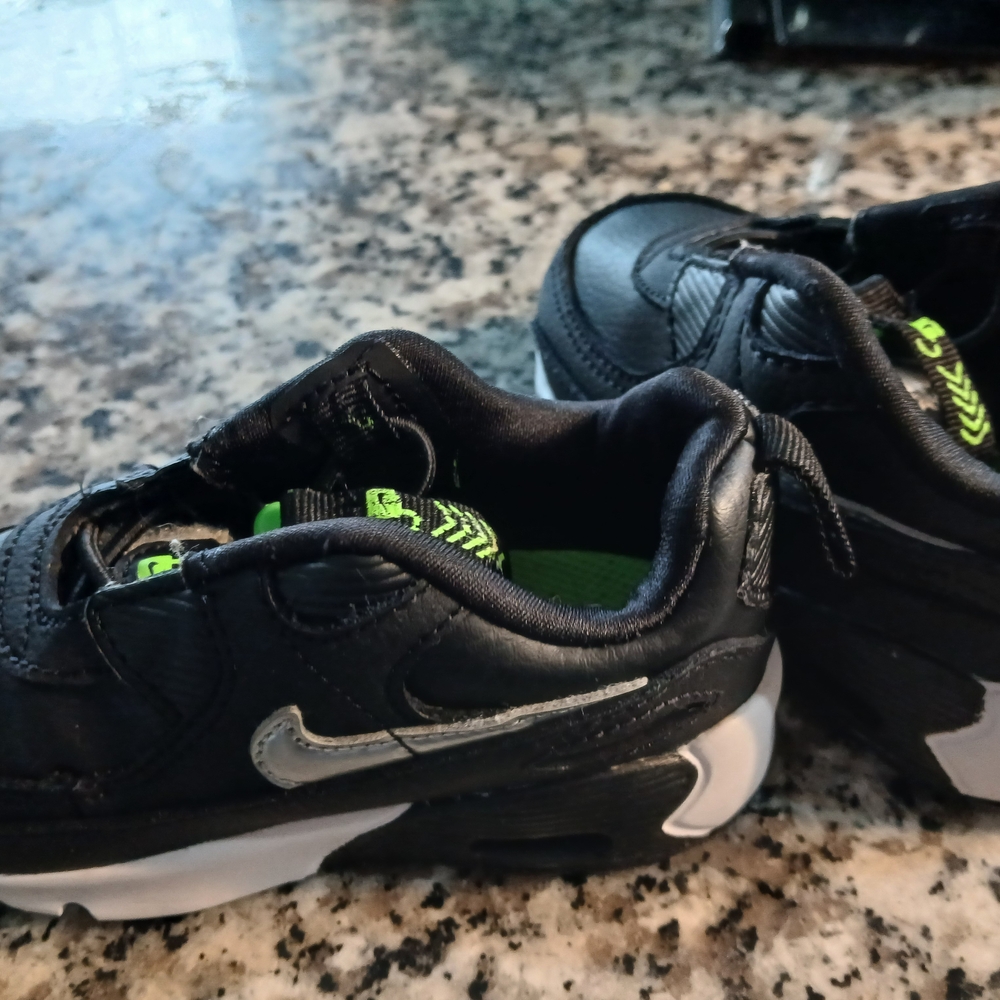 Nike Kids Black and Green Sneakers